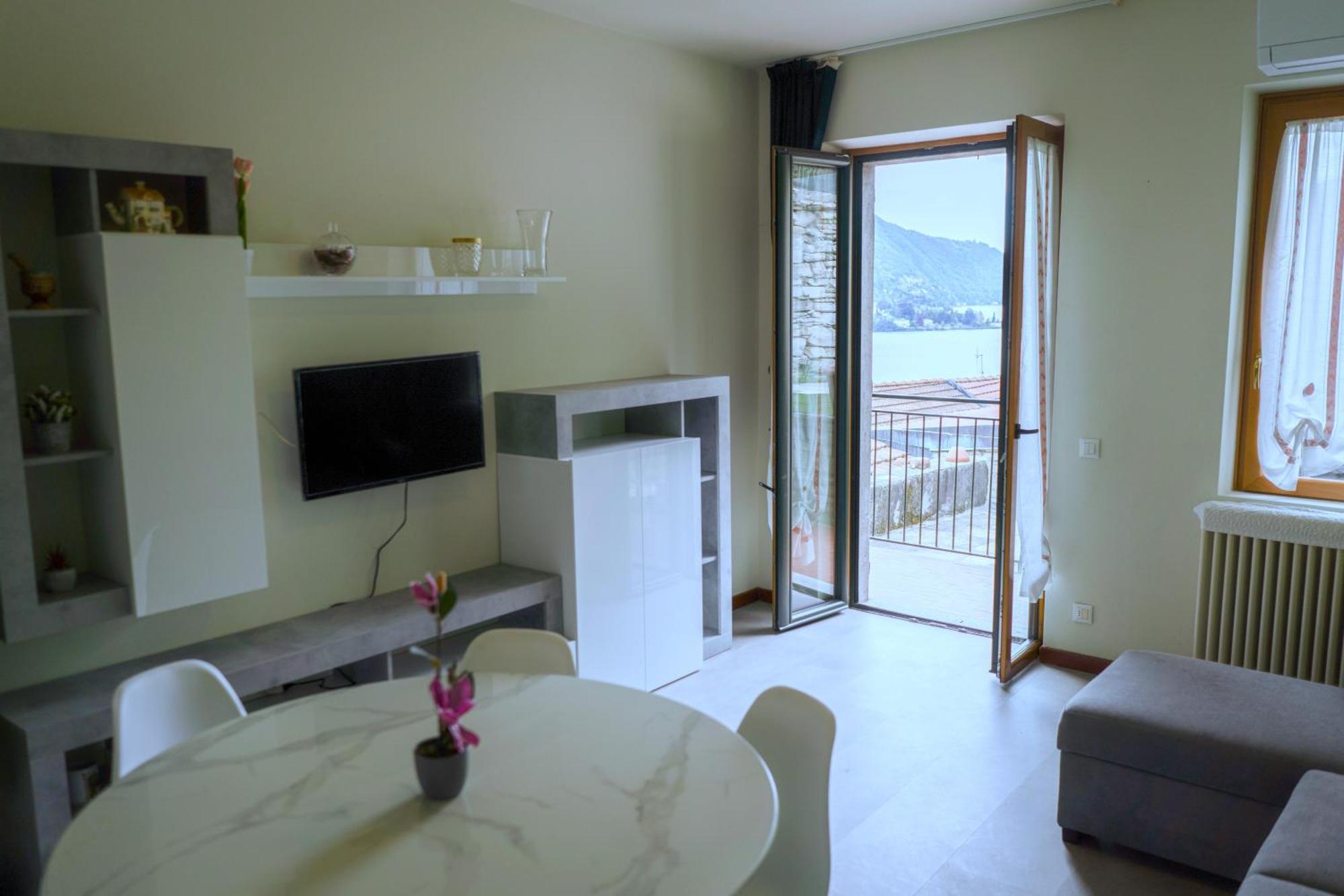 Terrazza Di Luisa Parking Wifi Vista Lago Carate Urio Exteriör bild